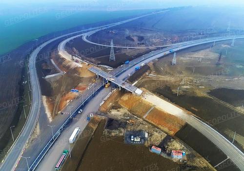 Подход к Крымскому мосту на Таманском полуострове